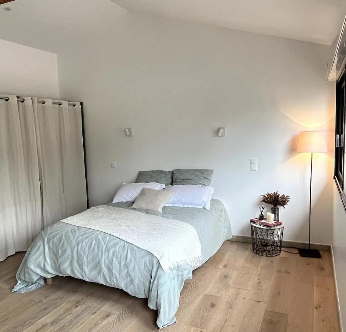 아파트 Comfortable And Quiet Little Nest Pampelonne
